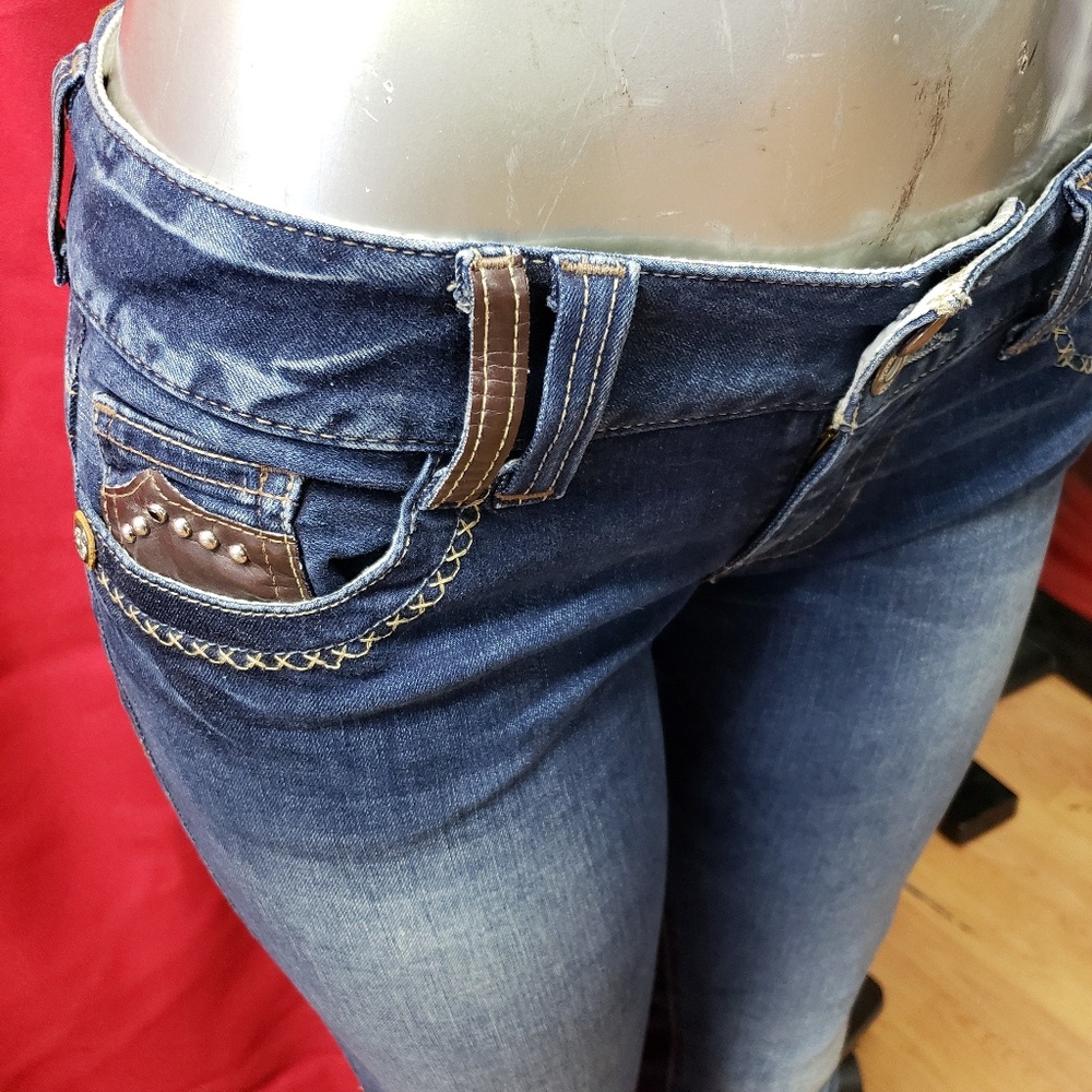 Guess - Picture 4 of 6